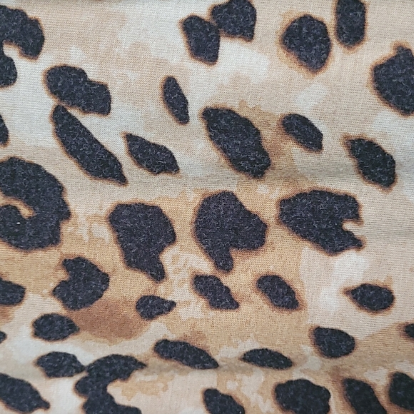 Calvin Klein Leopard Print Top Size Medium - Picture 8 of 9